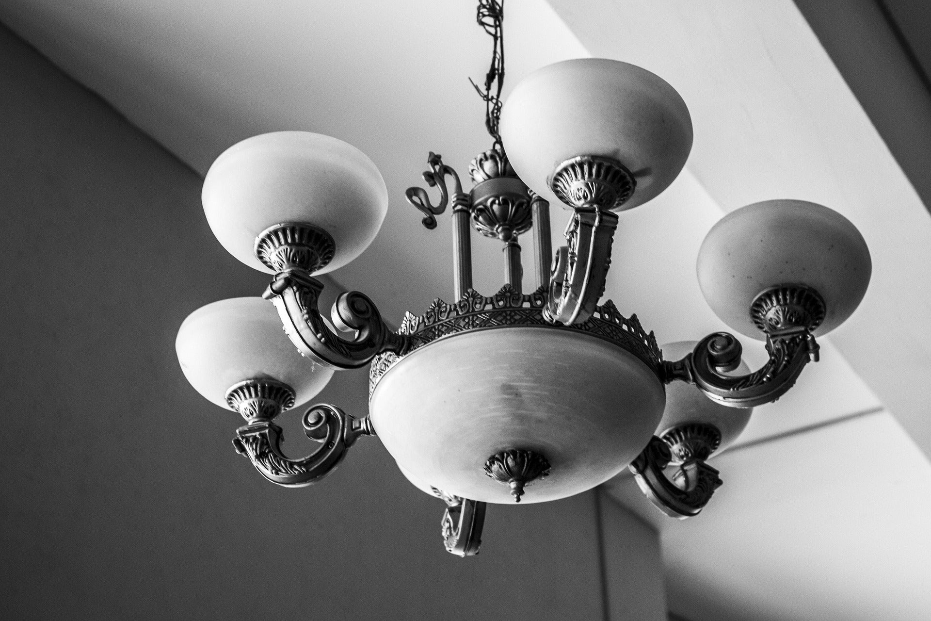 Chandeliers – The Ultimate Statement of Luxury